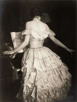 Spinet: Study at the spinet'. German dancer Lo Hesse