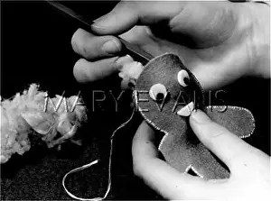 Stuffing: STUFFING A FELT TOY