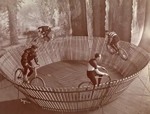 Sideshow: Stunt cyclists