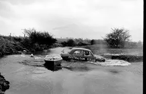 Nosedive: Stuntman attempts to fly car over river