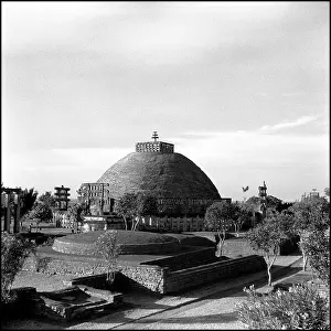 Stupa: Stupa at Sanchi, Central India