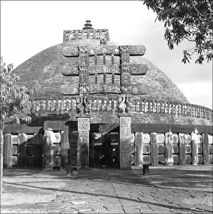 Stupa: Stupa at Sanchi, Central India