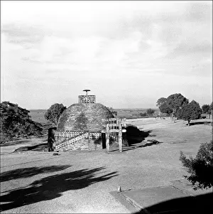 Stupa: Stupa at Sanchi, Central India