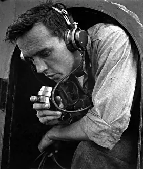 Submariner: Submariner relaying commands to 20mm gun crew