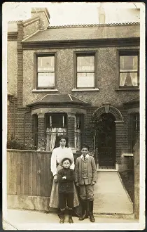 Dulwich: Suburban House and Owners