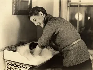 Housekeeping: Suds, 1930s style