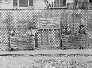 Picketing: Suffrage - Equality - Politics - Woman