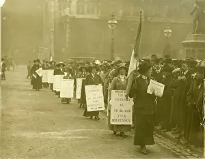 Harry Price: Suffragette procession Parliament Square