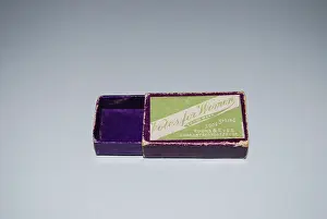 Enterprising: Suffragette Votes for Women Hooks & Eyes