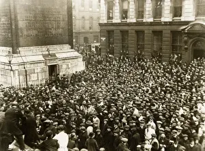 Tarred: Suffragettes capture The Monument, London