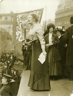 Harry Price: Suffragettes protesting in Trafalgar Square