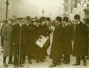 Harry Price: Suffragettes talking to men
