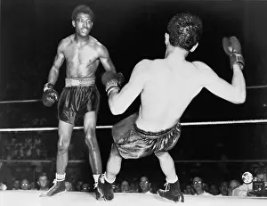 Suger: Sugar Ray Robinson (1921-1989) watching ?