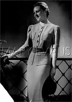 Piped: SUIT WITH PIPING 1930S