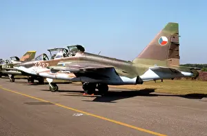 Kleine: Sukhoi Su-25UBK 3237