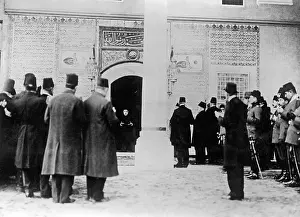 Turkeys: Sultan Mohammed V proclaims Turkey's entry into the war