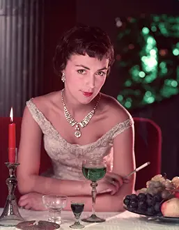 Creme: SULTRY DINNER DATE