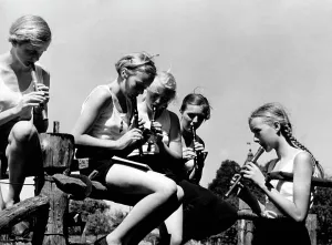Rehearsing: Summer camp of the BDM, 1938