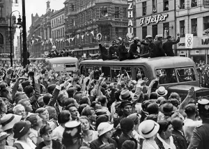 Olympiad: Summer Olympics in Berlin: Arrival of the American