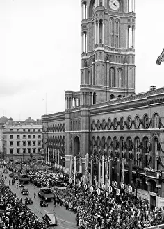 Olympiad: Summer Olympics in Berlin: Arrival of the American Olympic-T