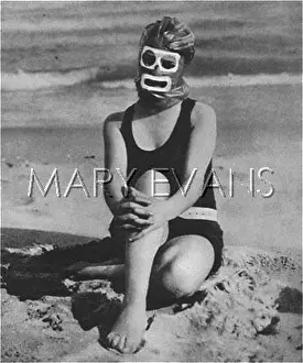 Sunburn: Sun protection mask