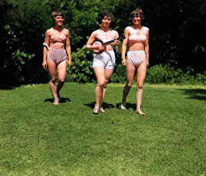 SUNBATHING GIRLS