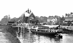 Sunbury: Sunbury Lock, River Thames