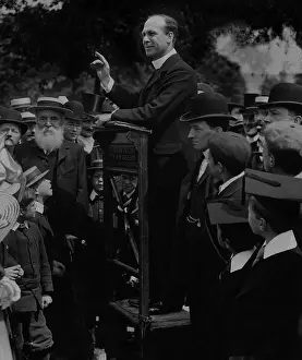 Preach: Sunday sermon in the Hyde Park, 1929