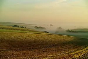 Maur: Sunrise in Champagne region