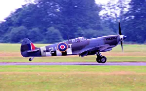Mk.ixe: Supermarine Spitfire LF Mk.IXe G-BJSG - ML417