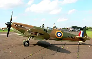 585723: Supermarine Spitfire PR Mk.XI G-PRXI - PL983