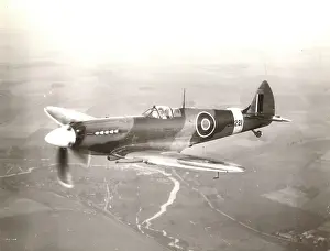 Supermarine Spitfire XII EN221