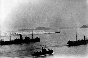 Courland: Supply convoy for the Courland Bridgehead, 1944