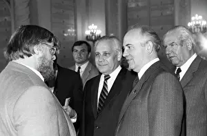 Recover: Supreme Soviet Chairman Gorbachev talks to Valentin