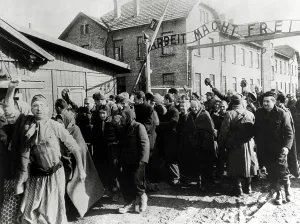Deathcamp: Survivors of Auschwitz leaving the camp