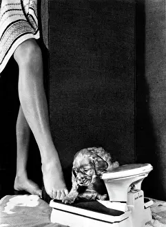 Towel: Susi - with bathroom scales and Mum