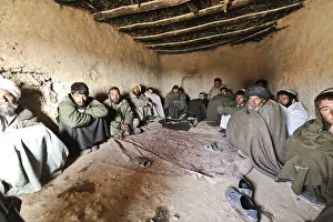Helmand: Suspected Taliban detainees held for questioning ?