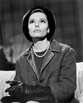 Moto: Suzanne Lloyd - actress