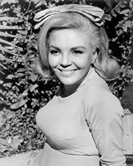 Suzy Kaye - actress