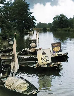 Uppers: SWAN UPPING FLAGS
