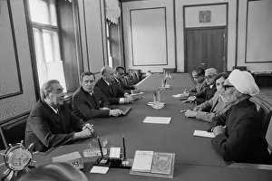 Brezhnev: Swaran Singh visits USSR