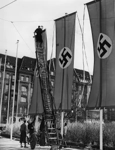 Heuss: Swastika flags on the birthday of Adolf Hitler in Berlin