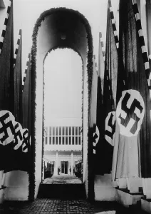 Volk: Swastika flags on the exhibition Schaffendes