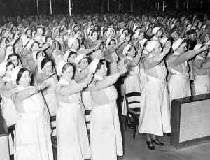 Assistants: Swearing in ceremony for nurses of the German Red Cross, 194