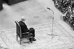 Schuster: Swearing Kurt Waldheim