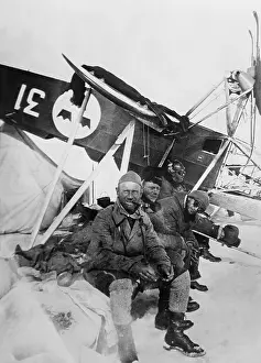 Natale: Swedish Aviator, Einor Lundborg with survivors of
