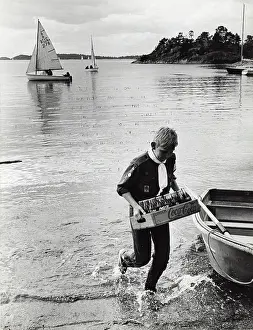 Coke: Swedish Scout bringing drinks ashore