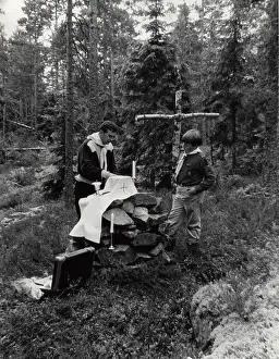 Builds: Swedish Scouts building an altar