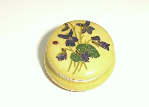 Violets: Sweet box decorated with violets