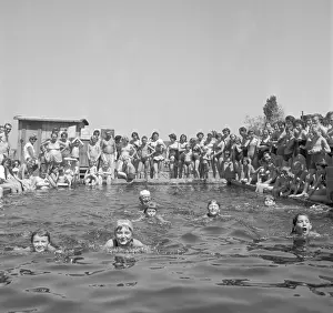 Maintains: Swimmers